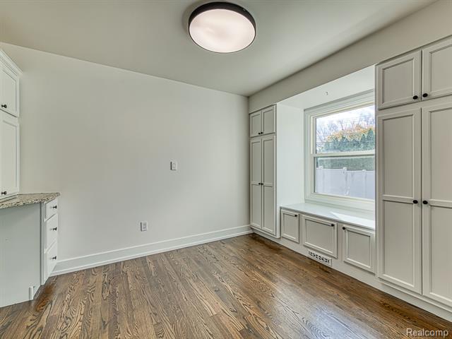 Builiding view eleven for 1790 Evergreen, Trenton, MI. 48183