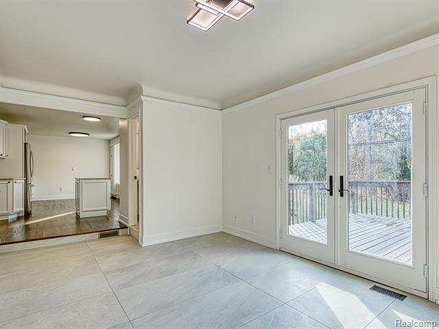 Builiding view sixteen for 1790 Evergreen, Trenton, MI. 48183