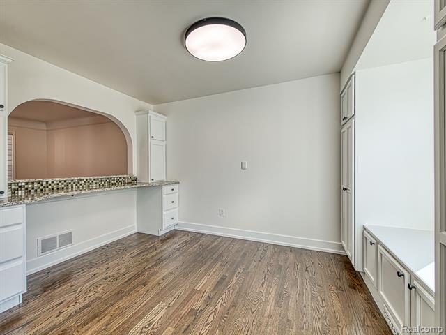 Builiding view ten for 1790 Evergreen, Trenton, MI. 48183