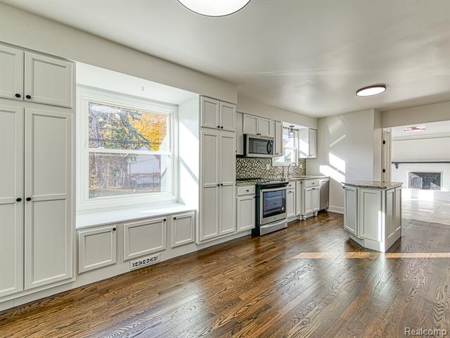 Builiding view thirteen for 1790 Evergreen, Trenton, MI. 48183