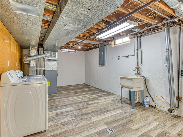 Builiding view thirty five for 1790 Evergreen, Trenton, MI. 48183