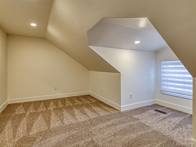 Builiding view thirty one for 1790 Evergreen, Trenton, MI. 48183