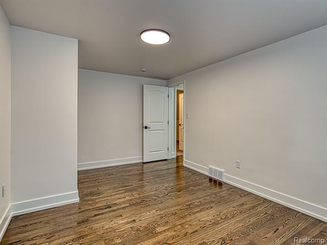 Builiding view thirty for 1790 Evergreen, Trenton, MI. 48183