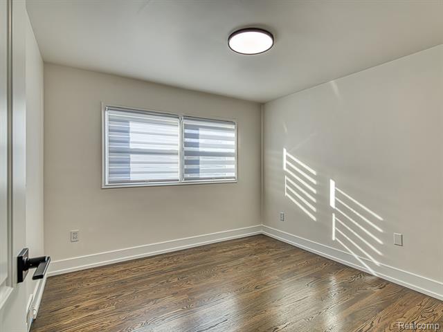 Builiding view twenty eight for 1790 Evergreen, Trenton, MI. 48183