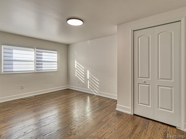 Builiding view twenty nine for 1790 Evergreen, Trenton, MI. 48183