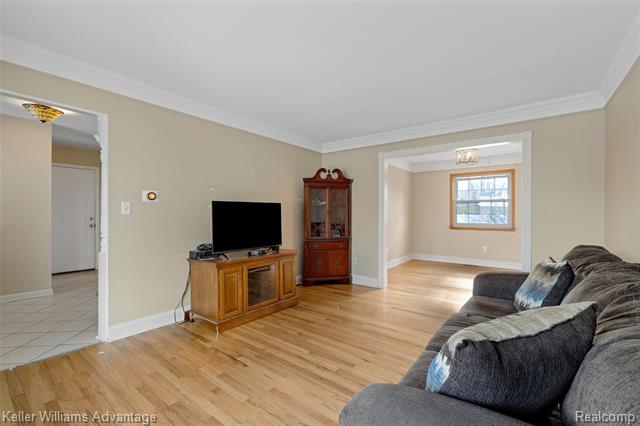 Builiding view five for 19071 Coachwood, Riverview, MI. 48193