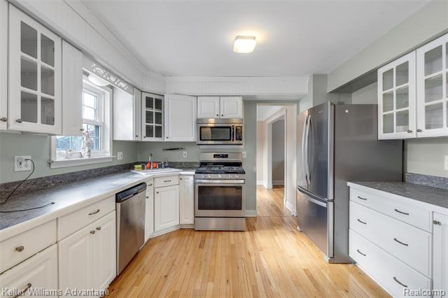 Builiding view nine for 19071 Coachwood, Riverview, MI. 48193