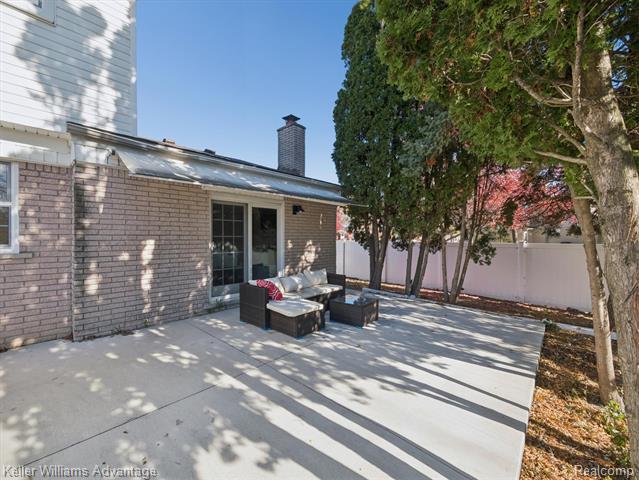 Builiding view thirty five for 19071 Coachwood, Riverview, MI. 48193