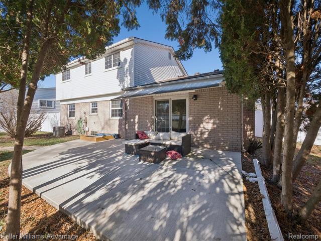 Builiding view thirty four for 19071 Coachwood, Riverview, MI. 48193