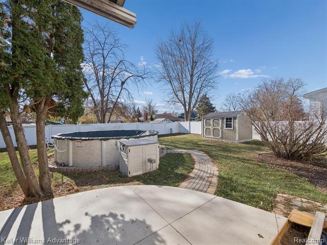 Builiding view thirty six for 19071 Coachwood, Riverview, MI. 48193