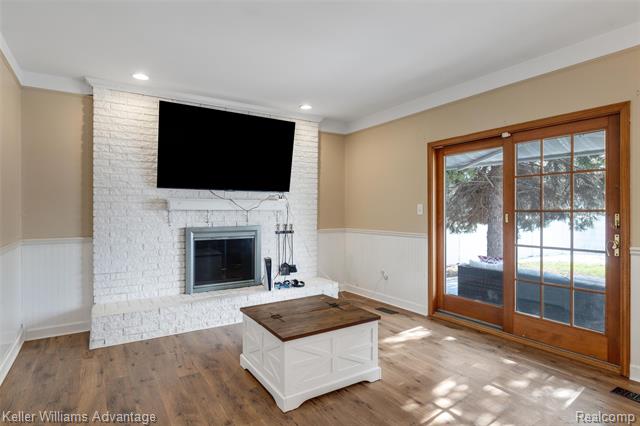 Builiding view twelve for 19071 Coachwood, Riverview, MI. 48193