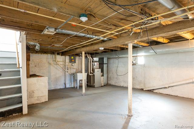 Builiding view eighteen for 18765 Riverview, Riverview, MI. 48193