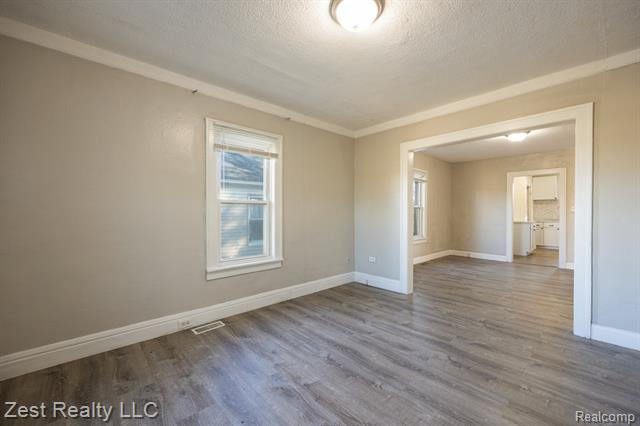 Builiding view six for 18765 Riverview, Riverview, MI. 48193