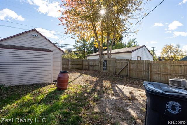 Builiding view twenty one for 18765 Riverview, Riverview, MI. 48193