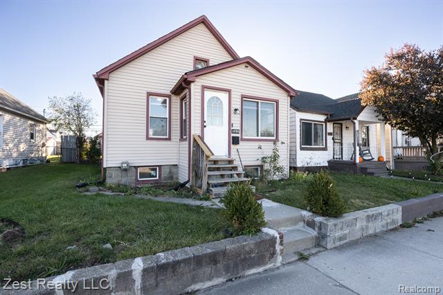 front view for 18765 Riverview, Riverview, Mi. 48193