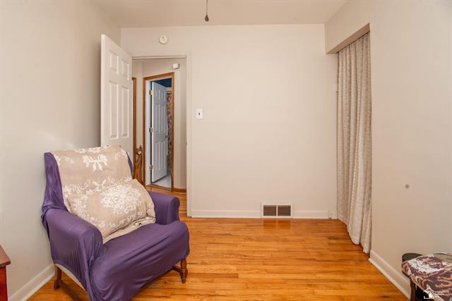 Builiding view seventeen for 18082 Ray, Riverview, MI. 48193