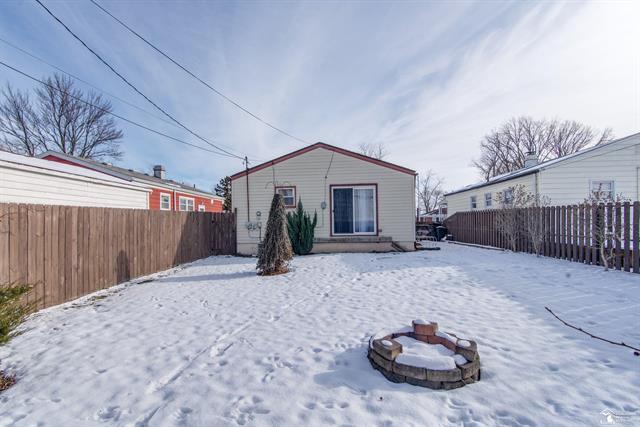 Builiding view six for 18082 Ray, Riverview, MI. 48193