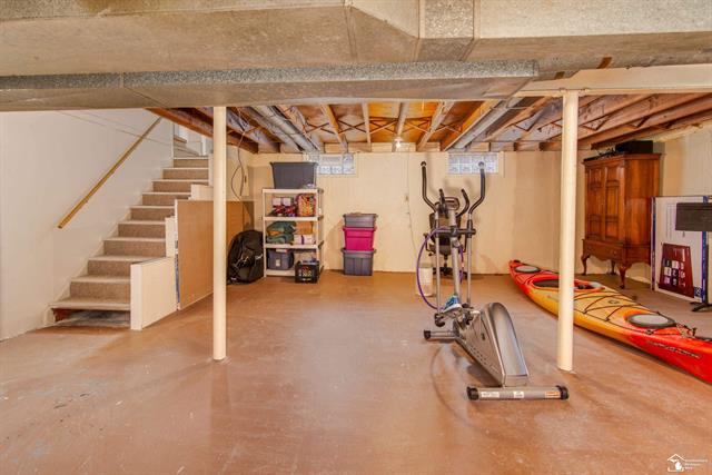 Builiding view twenty one for 18082 Ray, Riverview, MI. 48193