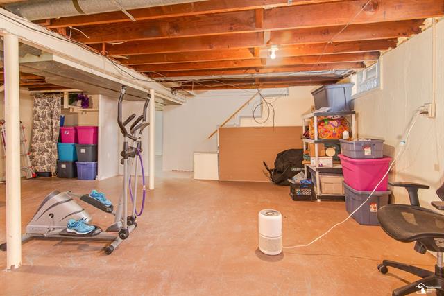 Builiding view twenty two for 18082 Ray, Riverview, MI. 48193