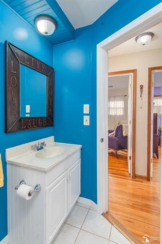 Builiding view twenty for 18082 Ray, Riverview, MI. 48193