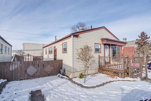 Builiding view two for 18082 Ray, Riverview, MI. 48193