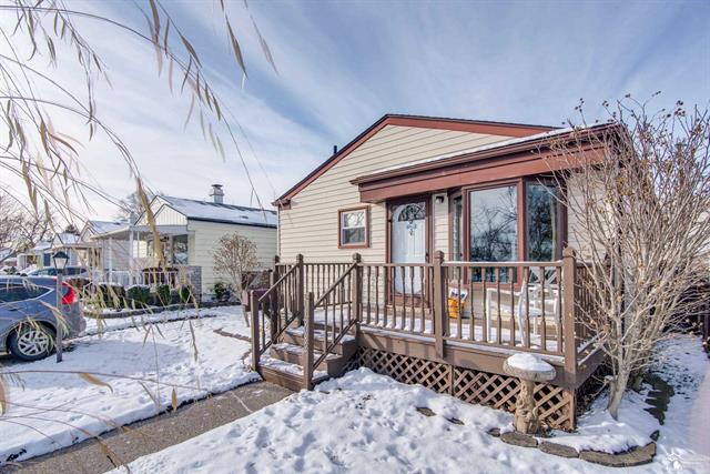 front view for 18082 Ray, Riverview, Mi. 48193