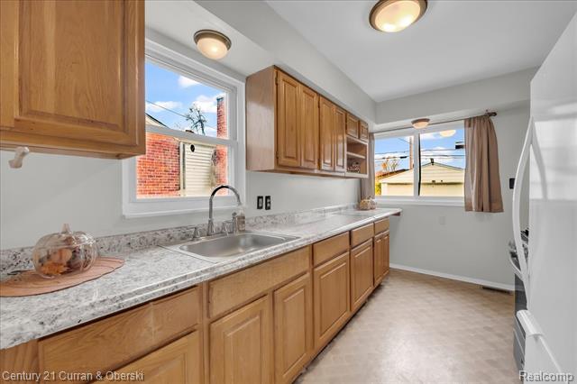 Builiding view four for 18616 Koester, Riverview, MI. 48193