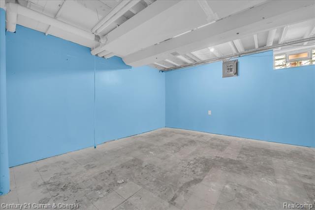 Builiding view fourteen for 18616 Koester, Riverview, MI. 48193