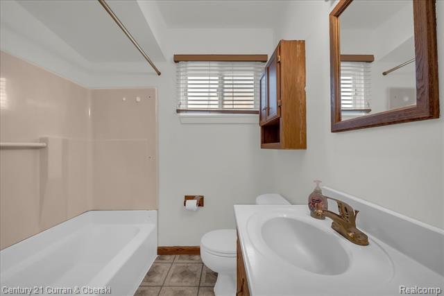 Builiding view nine for 18616 Koester, Riverview, MI. 48193