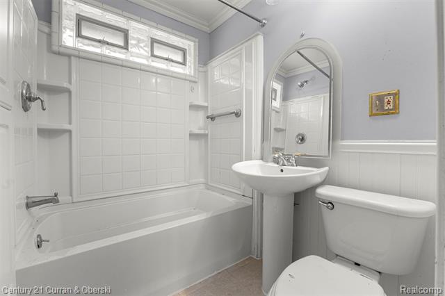 Builiding view nine for 11531 Grant, Riverview, MI. 48193