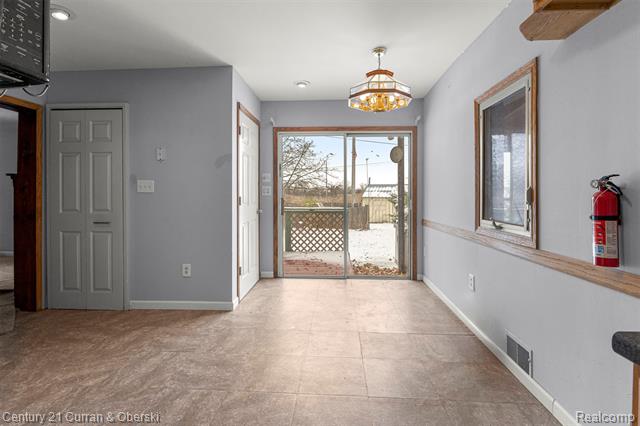 Builiding view ten for 11531 Grant, Riverview, MI. 48193