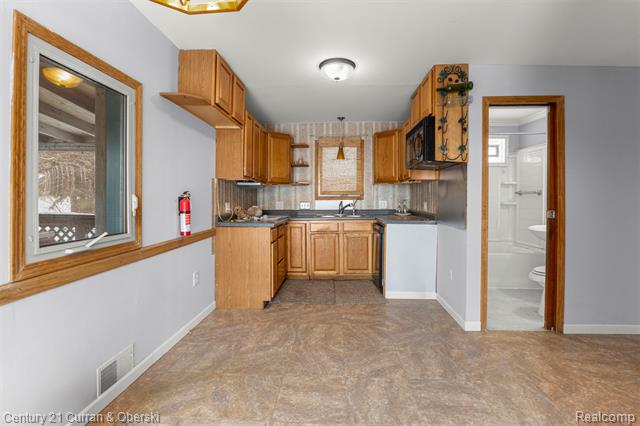 Builiding view thirteen for 11531 Grant, Riverview, MI. 48193