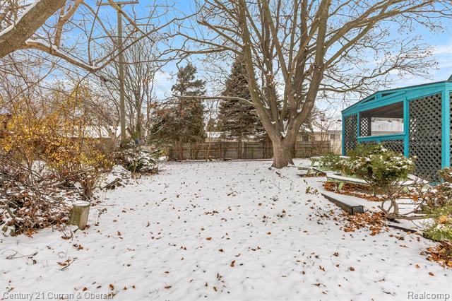 Builiding view twenty eight for 11531 Grant, Riverview, MI. 48193