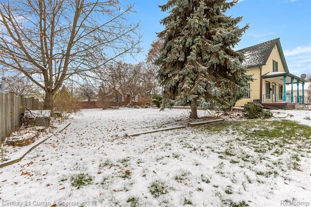 Builiding view twenty five for 11531 Grant, Riverview, MI. 48193