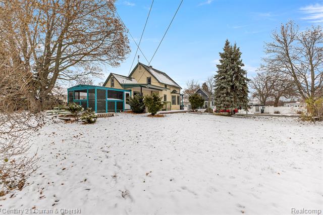 Builiding view twenty four for 11531 Grant, Riverview, MI. 48193