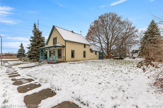 Builiding view twenty six for 11531 Grant, Riverview, MI. 48193