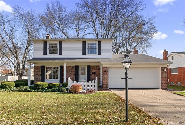 front view for 19419 Coachwood, Riverview, Mi. 48193