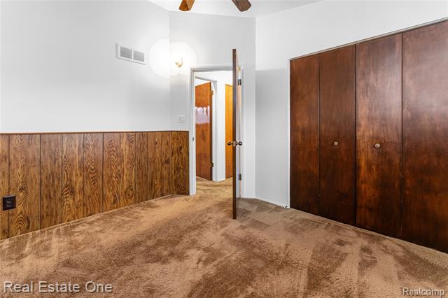 Builiding view fifteen for 13918 Huntington, Riverview, MI. 48193