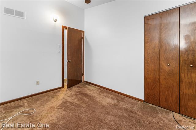 Builiding view fourteen for 13918 Huntington, Riverview, MI. 48193