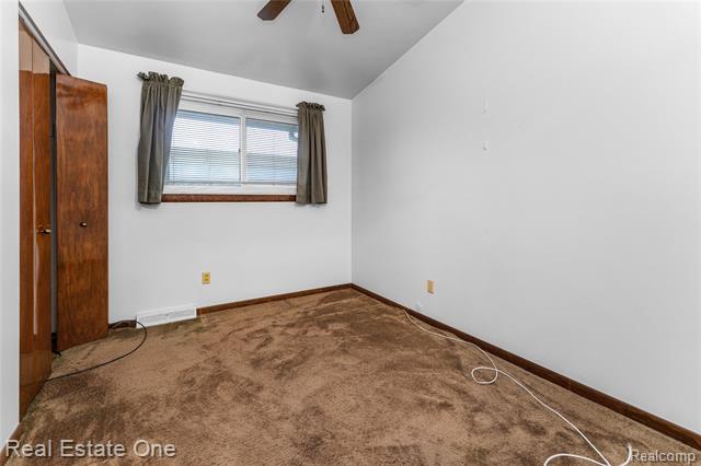 Builiding view thirteen for 13918 Huntington, Riverview, MI. 48193