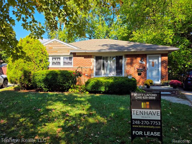 front view picture of 24330 Manistee Ave, Oak Park, MI. 48237
