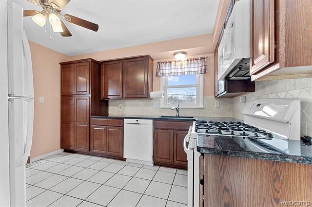 Builiding view four for 12822 Johanna, Riverview, MI. 48193