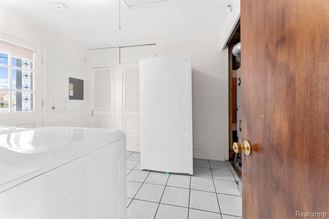 Builiding view nine for 12822 Johanna, Riverview, MI. 48193