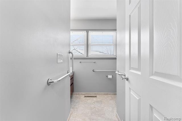 Builiding view seventeen for 12822 Johanna, Riverview, MI. 48193