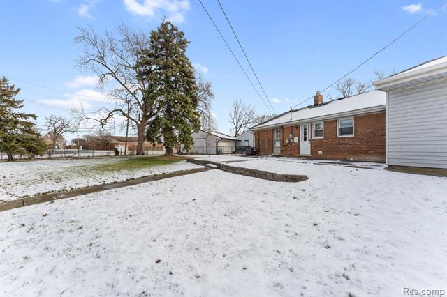 Builiding view twenty four for 12822 Johanna, Riverview, MI. 48193