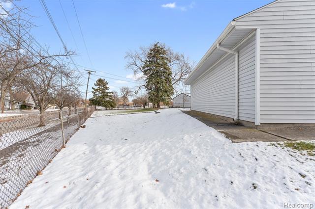 Builiding view twenty for 12822 Johanna, Riverview, MI. 48193