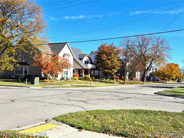 Builiding view fifteen for 505 Forest, Wyandotte, MI. 48192