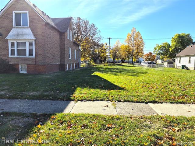 Builiding view nine for 505 Forest, Wyandotte, MI. 48192