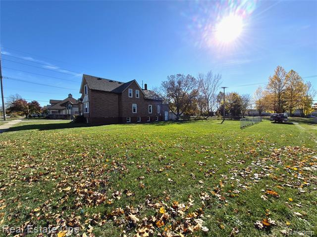 Builiding view ten for 505 Forest, Wyandotte, MI. 48192