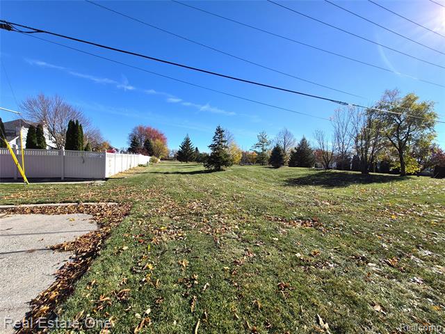 Builiding view twelve for 505 Forest, Wyandotte, MI. 48192